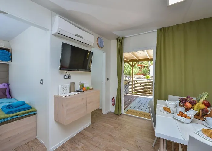 Sunny Soline Camping